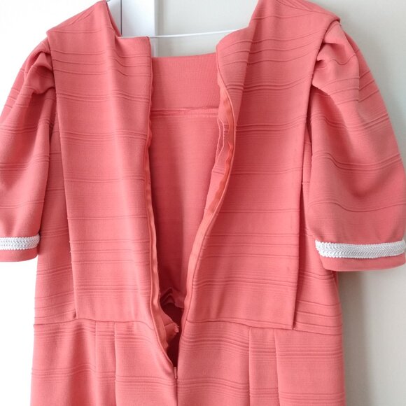 Amish Mennonite Cape Dress 42"B 38"W Coral Pink VERY Heavy Fabric - Picture 12 of 13